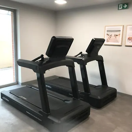 Apartman Wiatr I Woda Z Basenem Rewal