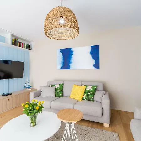 Wiatr I Woda Z Basenem Apartment Rewal