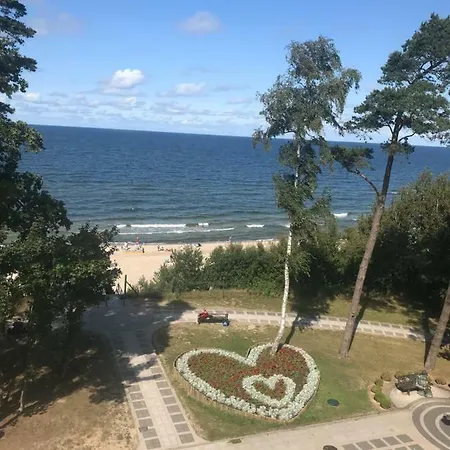 Wiatr I Woda Z Basenem Реваль